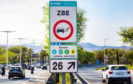 Los vehículos con etiqueta amarilla podrán circular por la Zona de Bajas Emisiones de Barcelona