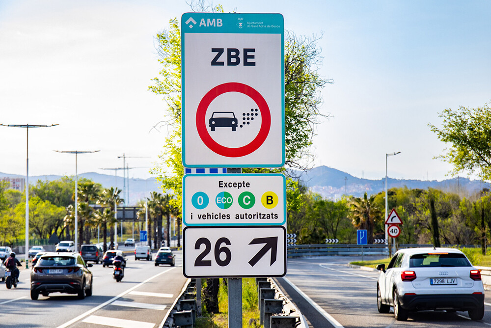 Los vehículos con etiqueta amarilla podrán circular por la Zona de Bajas Emisiones de Barcelona